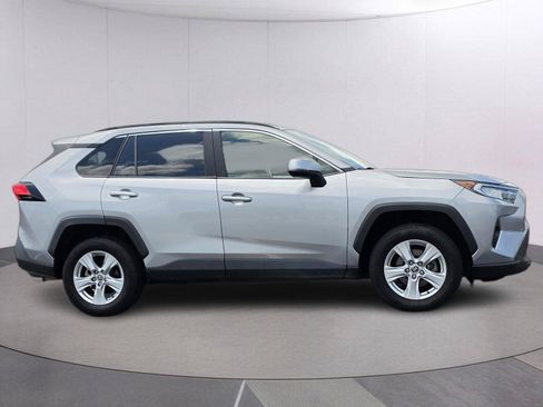 Used 2021 Toyota RAV4 XLE FWD image 6