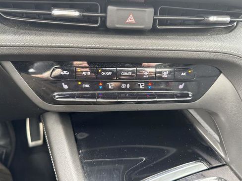 Used 2023 Buick Envision Essence w/ Sport Touring Package FWD image 17