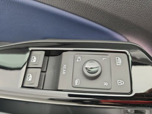 New 2025 Volkswagen ID.4 Pro S Plus image 28