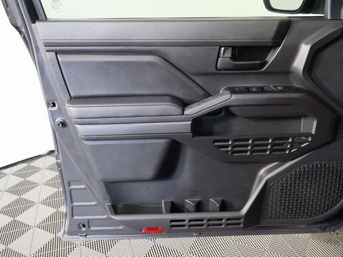 Used 2025 Toyota Tacoma SR5 image 10