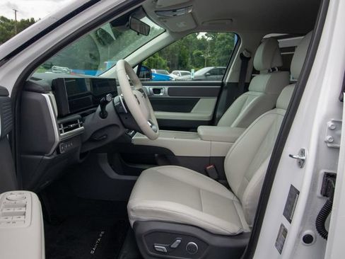 Used 2026 Hyundai Santa Fe SEL FWD image 7