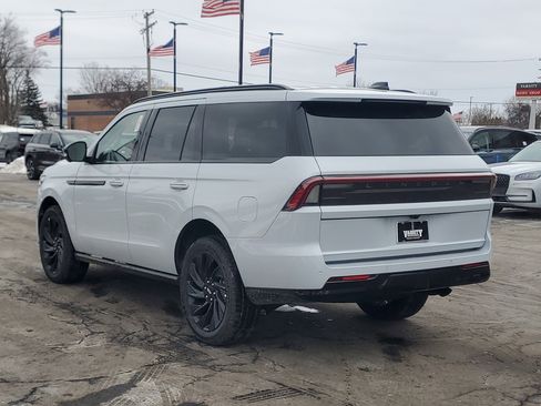 New 2026 Lincoln Navigator Reserve w/ Jet Appearance Package image 3