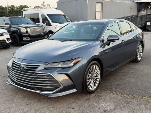 Used 2019 Toyota Avalon Limited w/ Advanced Safety Package FWD image 6