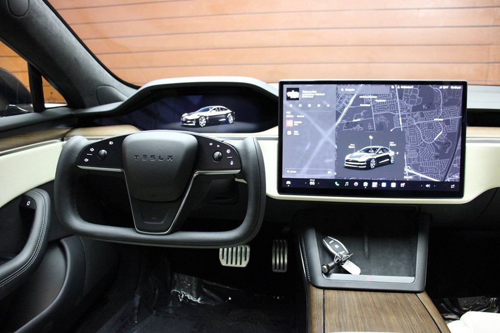 Used 2022 Tesla Model S AWD/4WD image 31