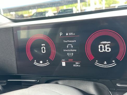 Used 2024 Hyundai Kona SEL FWD image 16