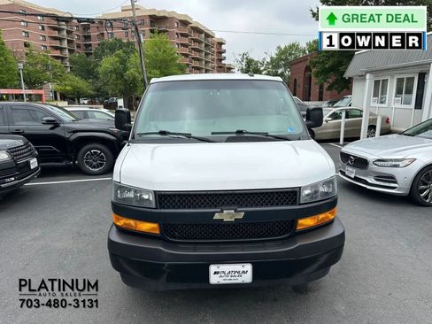 Used 2020 Chevrolet Express 3500 w/ Driver Convenience Package RWD image 4