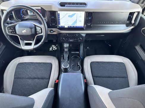 Used 2022 Ford Bronco Wildtrak image 8