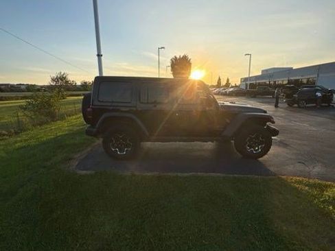 Used 2022 Jeep Wrangler Unlimited Rubicon 4xe w/ Cold Weather Group AWD/4WD image 5