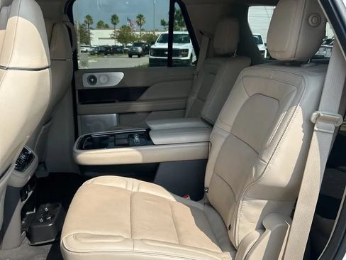 Used 2018 Lincoln Navigator Reserve AWD/4WD image 20