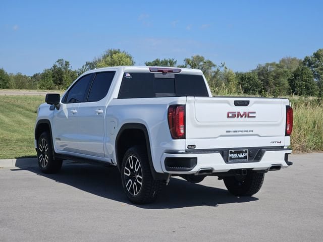 Used 2024 GMC Sierra 1500 AT4 w/ Technology Package AWD/4WD image 5