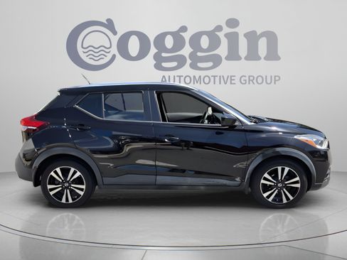 Used 2020 Nissan Kicks SV FWD image 6