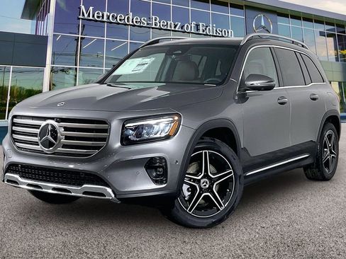 New 2026 Mercedes-Benz GLB 250 4MATIC image 2