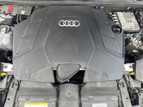 Used 2019 Audi Q8 Prestige w/ Year 1 Package image 17