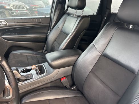 Used 2021 Jeep Grand Cherokee Laredo X image 21