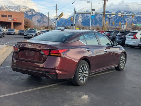 Used 2023 Nissan Altima 2.5 SV image 4
