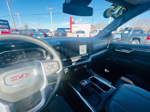 Used 2025 GMC Sierra 1500 SLT w/ SLT Premium Plus Package image 29