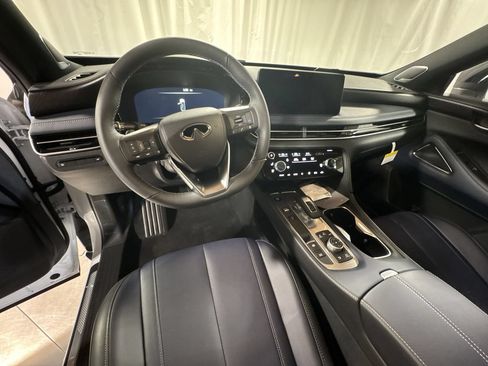 Certified 2026 INFINITI QX60 Sport w/ Dark Cargo Package AWD/4WD image 4