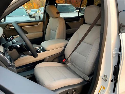 New 2026 GMC Acadia Elevation FWD image 9