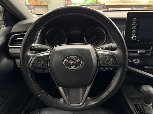 Used 2022 Toyota Camry SE image 19