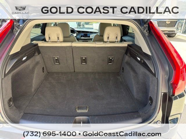 Used 2019 Cadillac XT4 Luxury w/ Cold Weather Package FWD image 11