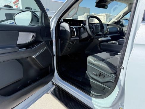 Used 2025 Ford Expedition Max Active image 16