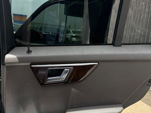 Used 2015 Mercedes-Benz GLK 350 2WD image 24