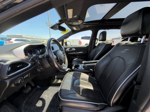 Used 2020 Chrysler Pacifica Limited w/ Advanced Safetytec Group image 11