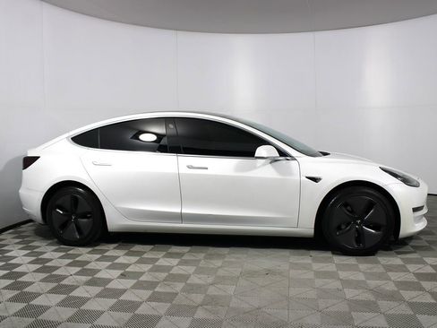 Used 2019 Tesla Model 3 Standard Range Plus image 29