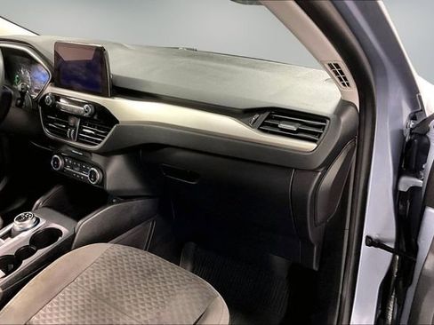 Used 2022 Ford Escape SE w/ Cold Weather Package image 25