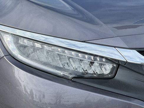 Used 2016 Honda Civic Touring image 10