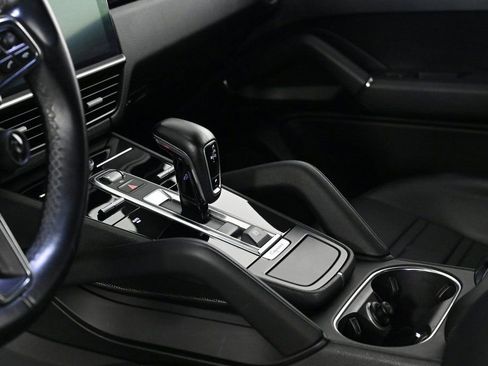 Certified 2020 Porsche Cayenne image 23