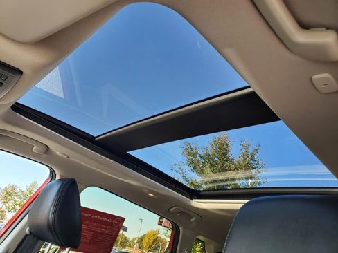 Certified 2024 Nissan Rogue Platinum image 17