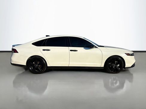 Used 2023 Honda Accord Sport image 4