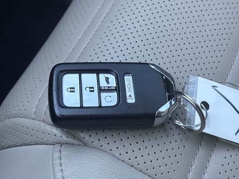 Certified 2017 Honda CR-V Touring image 19