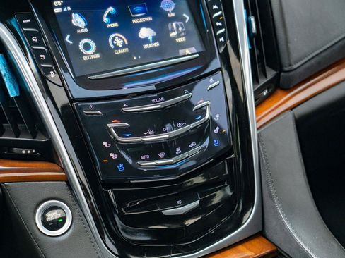 Used 2019 Cadillac Escalade Premium Luxury AWD/4WD image 23