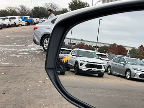 Used 2025 Toyota RAV4 XLE image 20