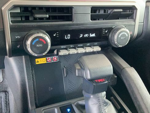 Used 2025 Toyota 4Runner TRD Off-Road AWD/4WD image 17
