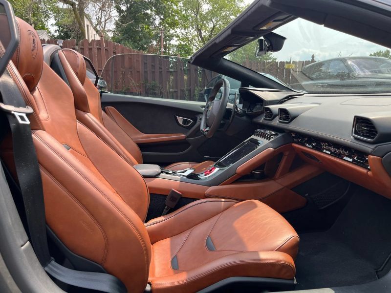 Used 2020 Lamborghini Huracan EVO AWD/4WD image 17