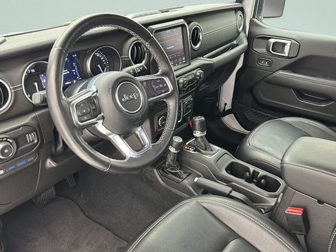 Used 2023 Jeep Wrangler Unlimited Sahara w/ Cold Weather Group AWD/4WD image 10