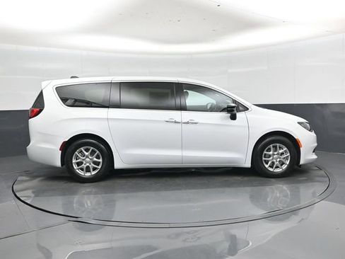 New 2026 Chrysler Voyager LX FWD image 2