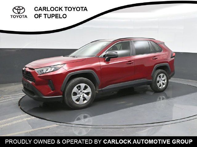 Used 2019 Toyota RAV4 LE FWD image 1