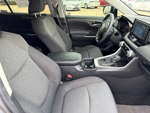 Used 2019 Toyota RAV4 XLE w/ Convenience Package AWD/4WD image 17
