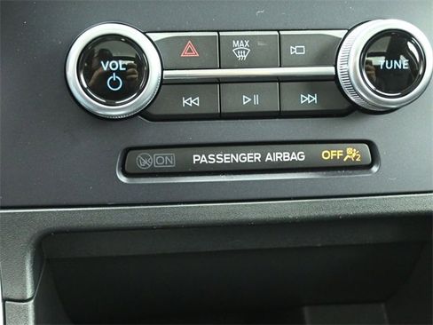 Certified 2022 Ford Edge Titanium w/ Class II Trailer Tow Package image 17