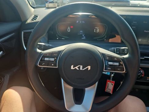 Used 2024 Kia Seltos LX AWD/4WD image 14