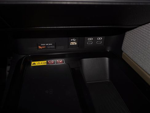 Used 2026 Toyota Camry SE image 18