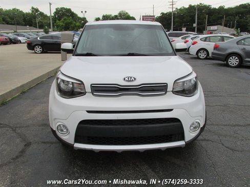 Used 2019 Kia Soul + image 2
