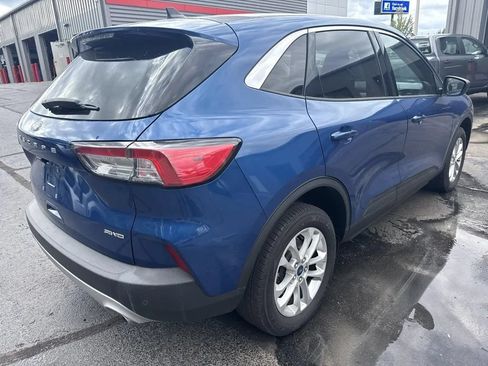 Used 2022 Ford Escape SE w/ Convenience Package AWD/4WD image 4