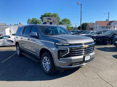 New 2026 Chevrolet Suburban LT w/ Comfort Package