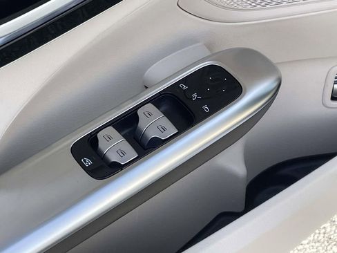 Used 2022 Mercedes-Benz C 300 Sedan image 16