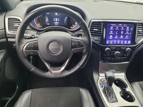 Used 2020 Jeep Grand Cherokee Laredo w/ Laredo X Package image 22